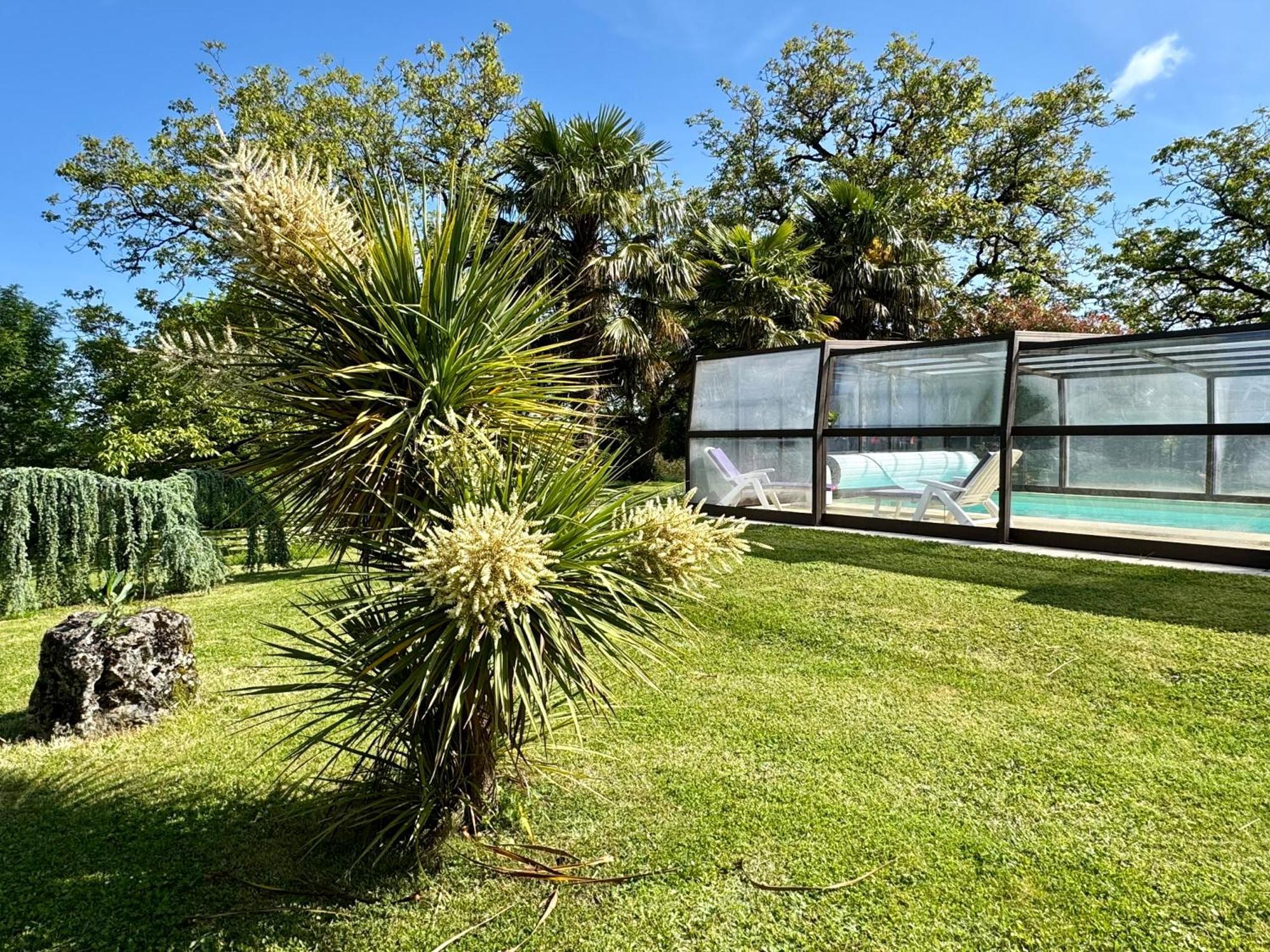Maison De Charme Piscine Couverte Chauffee Mayrinhac-Lentour Екстер'єр фото